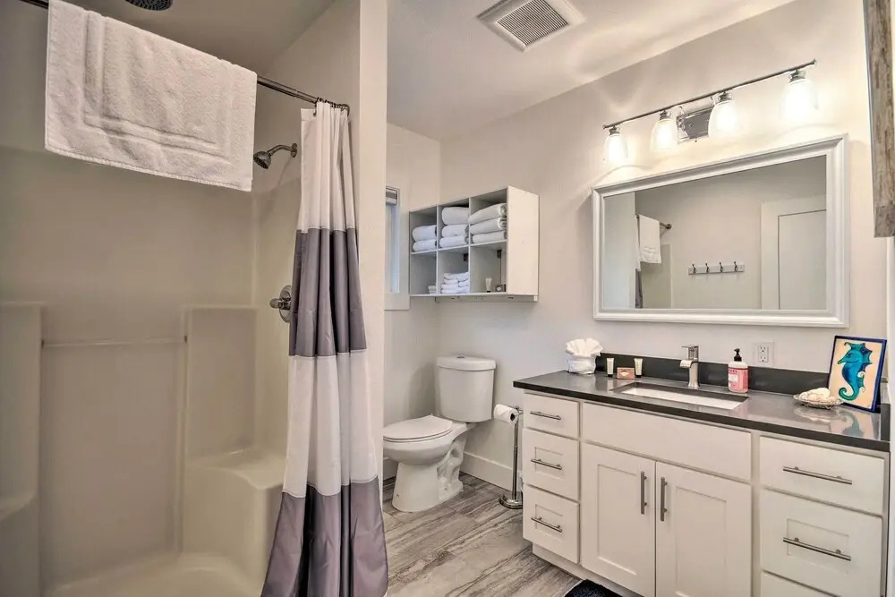 Modern Oregon House - 1/2 Mi From Rockaway Beach!
