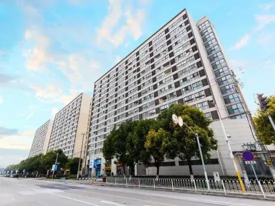 Wanjia Cinema Apartment (Shanghai Pujiang High-Tech Park Branch)
