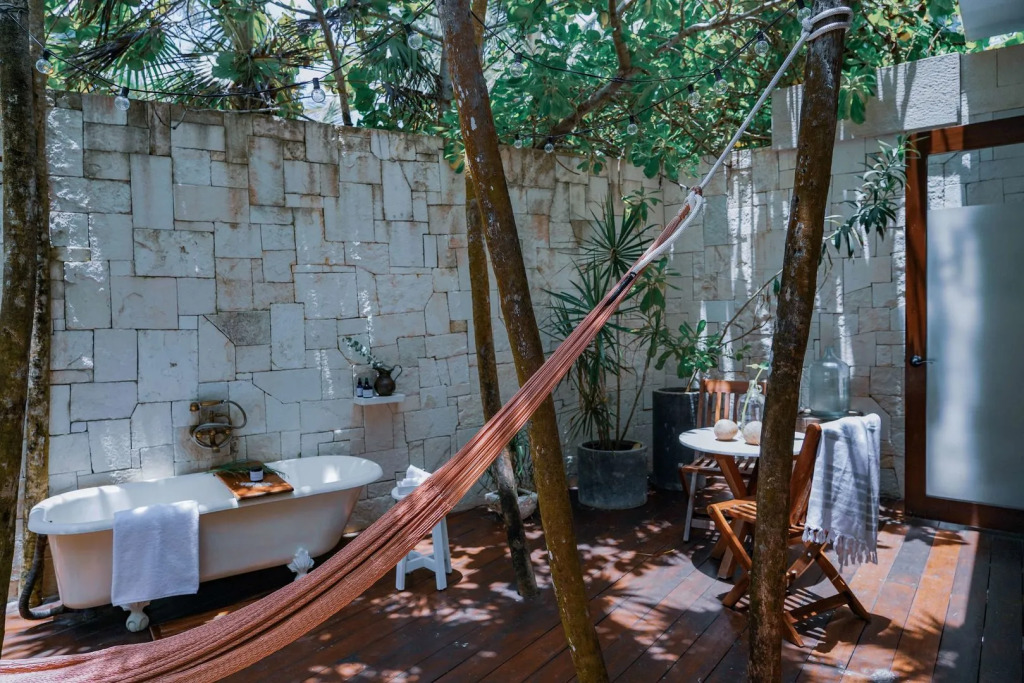 Lula Tulum, a Small Luxury Hotel