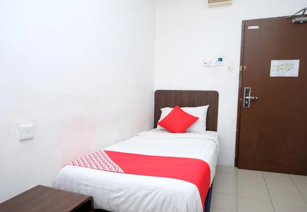 Grand City Hotel I By OYO Rooms