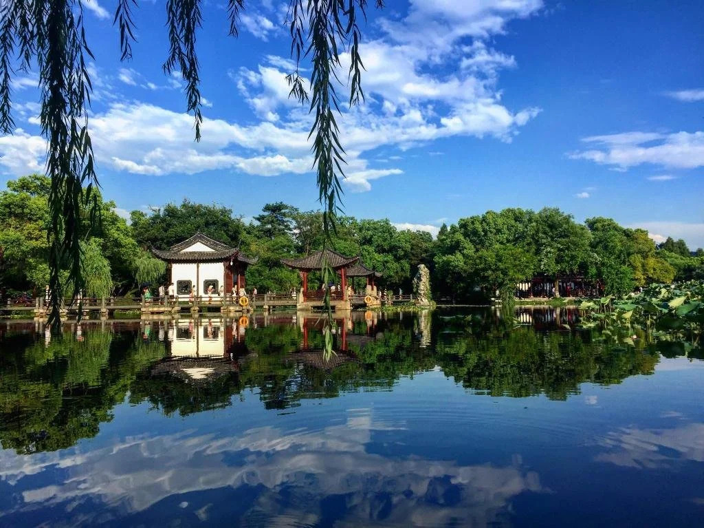 Atour Hotel Zhuantang Songcheng