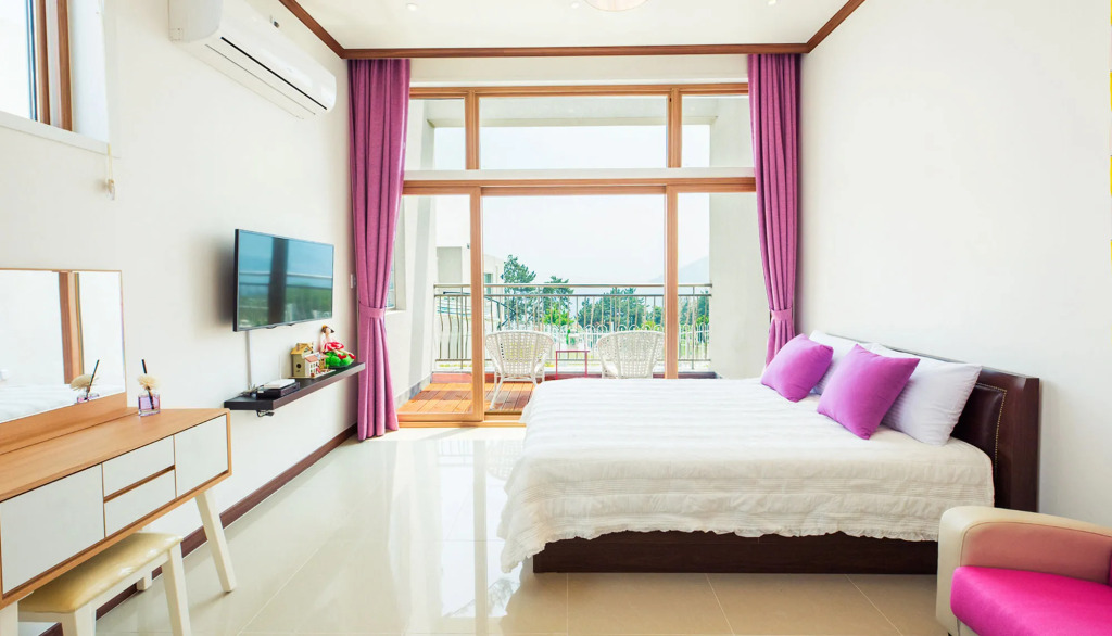 Sea & Pine Pension
