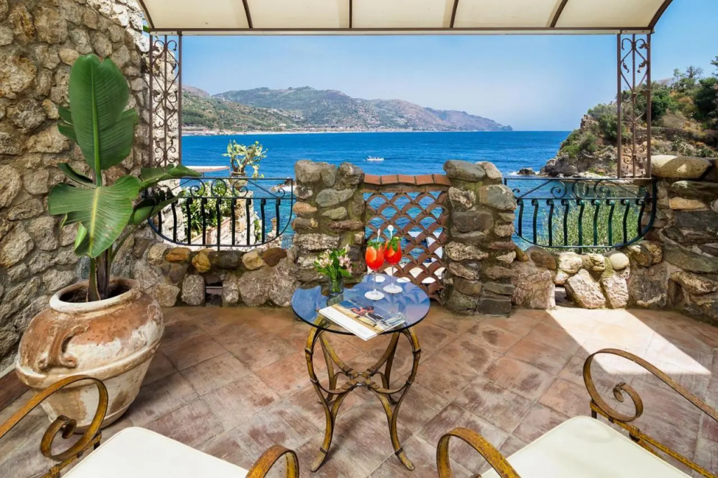 Atlantis Bay - The Leading Hotels of the World