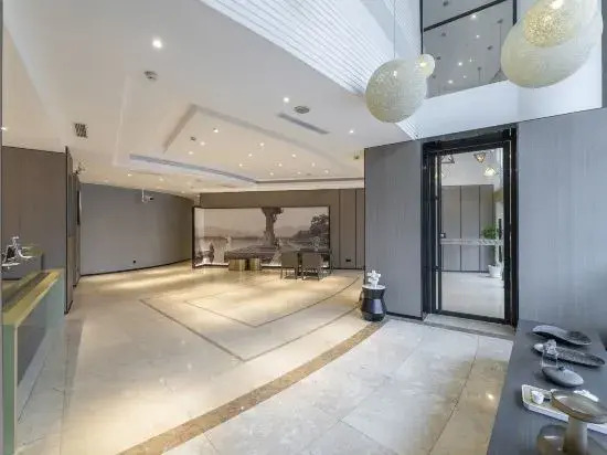 Qing Teng Yi Su Hotel (Ningbo Beilun Ning Vocational College Store)