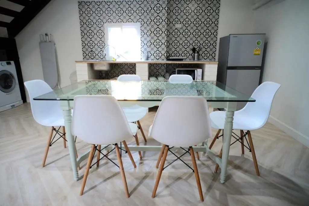 Silom Apartment Close to BTS +WIFI+Netflix