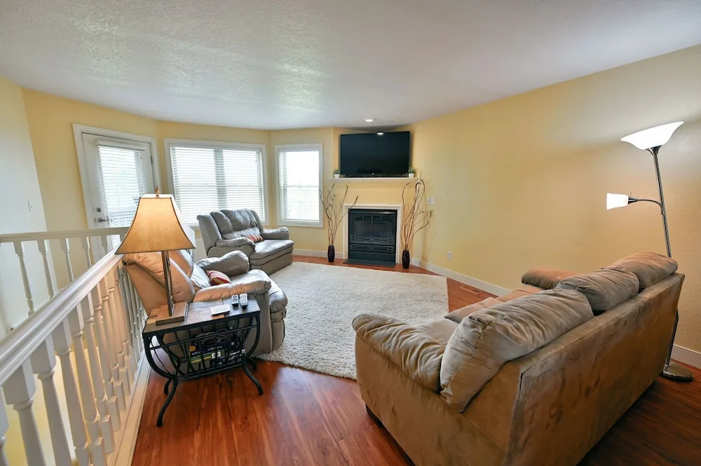 Unit 109 2 Bdrm/ 2 Ba 2 Bedroom Condo by RedAwning