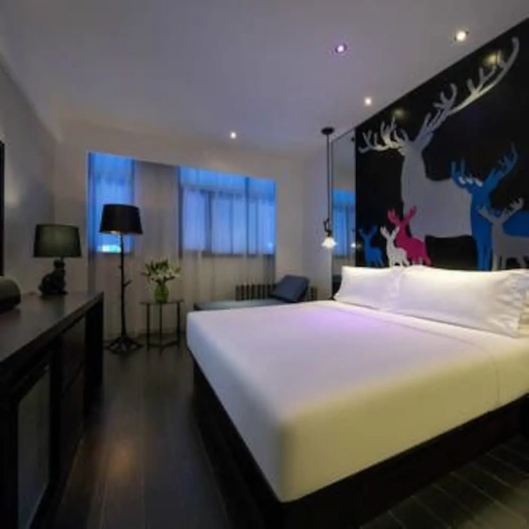 Orange Hotel Select