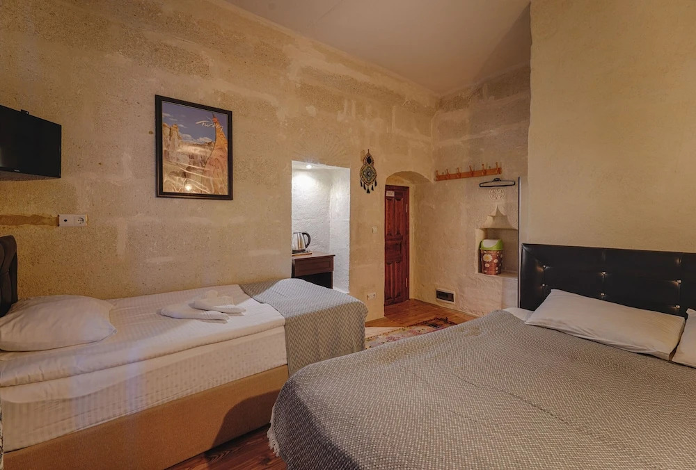 Avlu Cave House