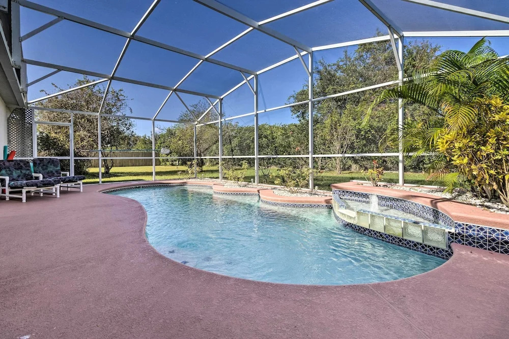 Charming Kissimmee Retreat w/ Pool & Lanai!