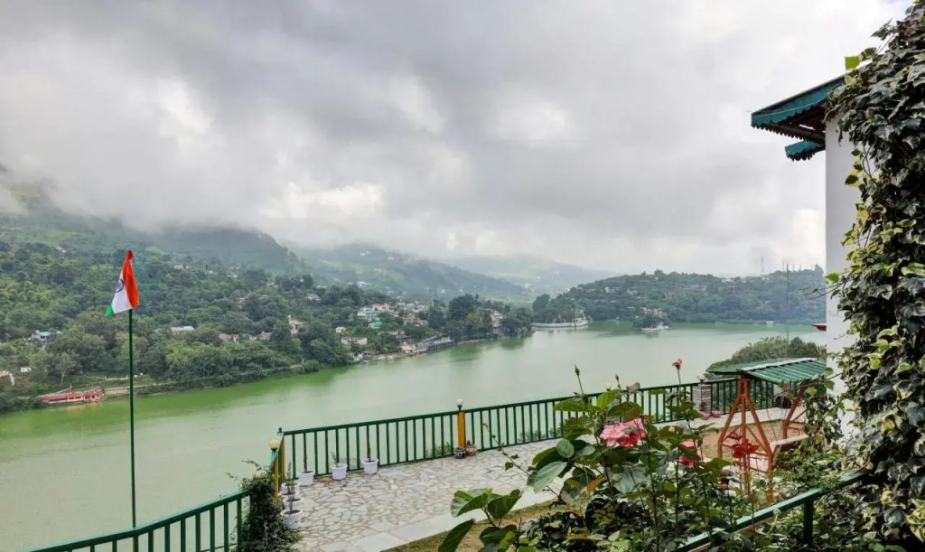 Treebo Vista Lago With Lake View