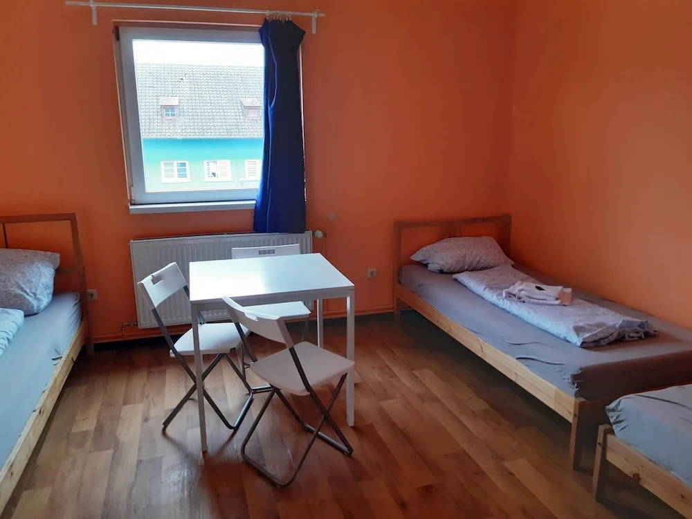 2-Rent Group Hostel Rooms&Apartments TUB19A