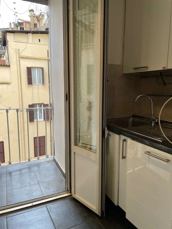 Elegant Apt-typical Roman Palazzina Pz Alessandria
