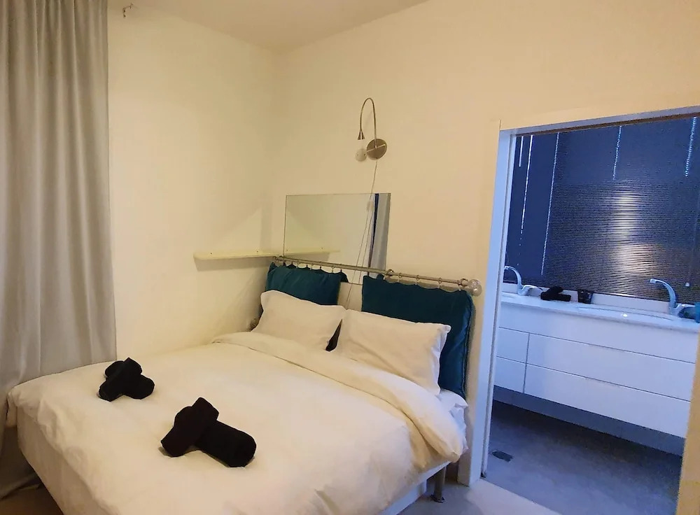 Charming 3 Bdr Apt 2 Min From Beach Tl51