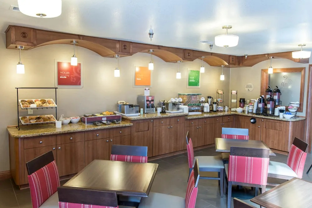 Comfort Inn & Suites