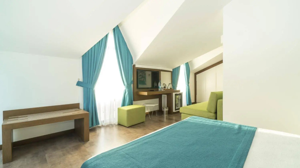Acroter Hotel Spa