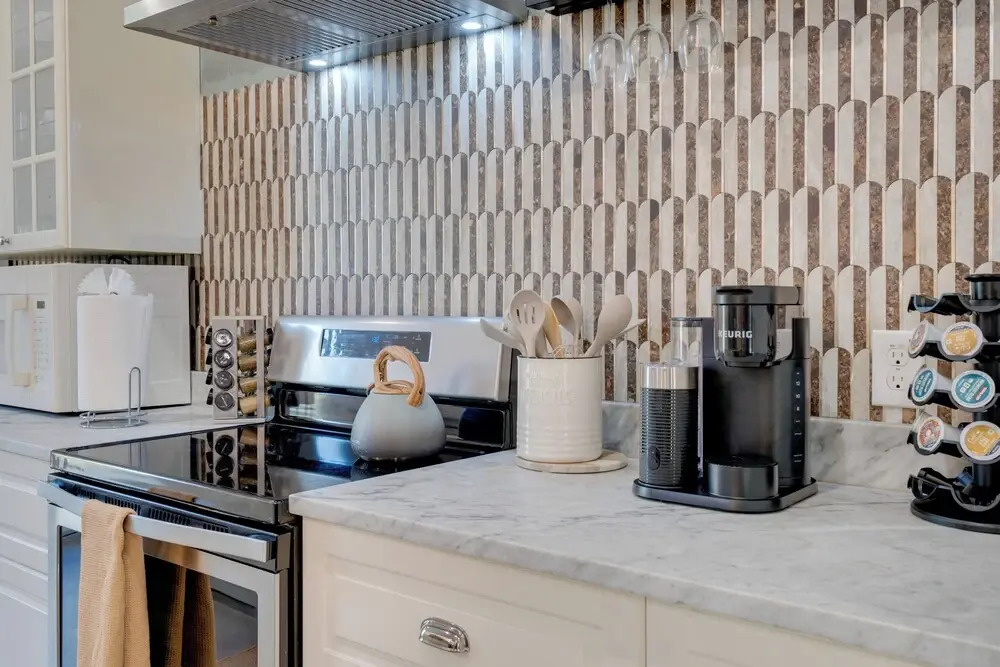 Near Lake Travis & Marina: Modern Austin Getaway!