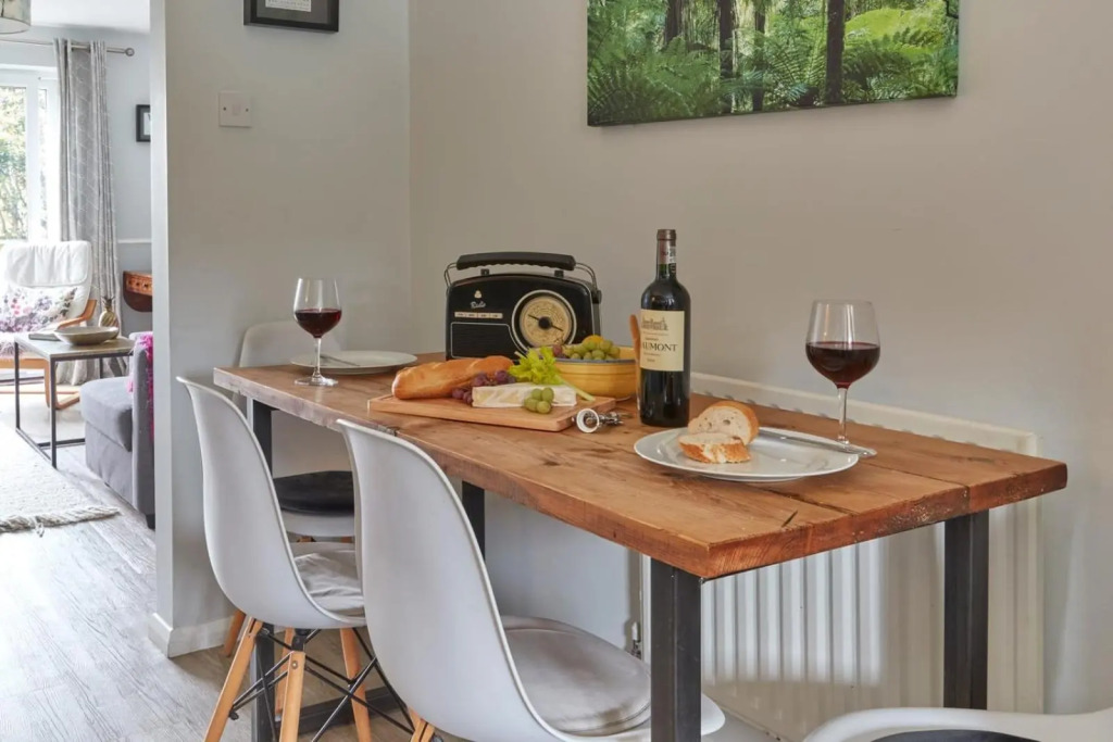 St Georges Snug - mins from Sea & Golf Course