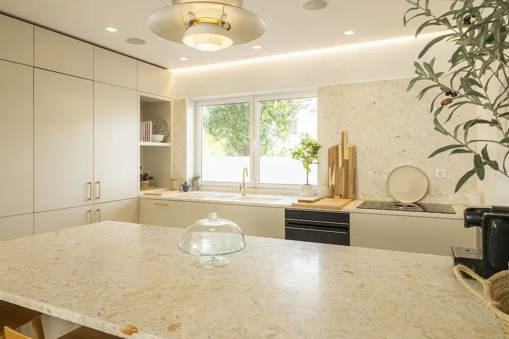 Contemporary Restelo Pool Haven by Cadenzalux
