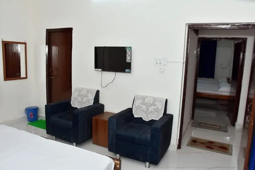 KRISHNAM GUEST HOUSE