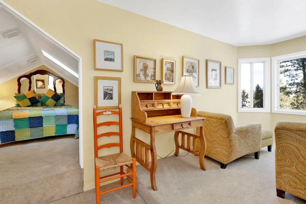 THE Winding Lane House EST 1932 #2360