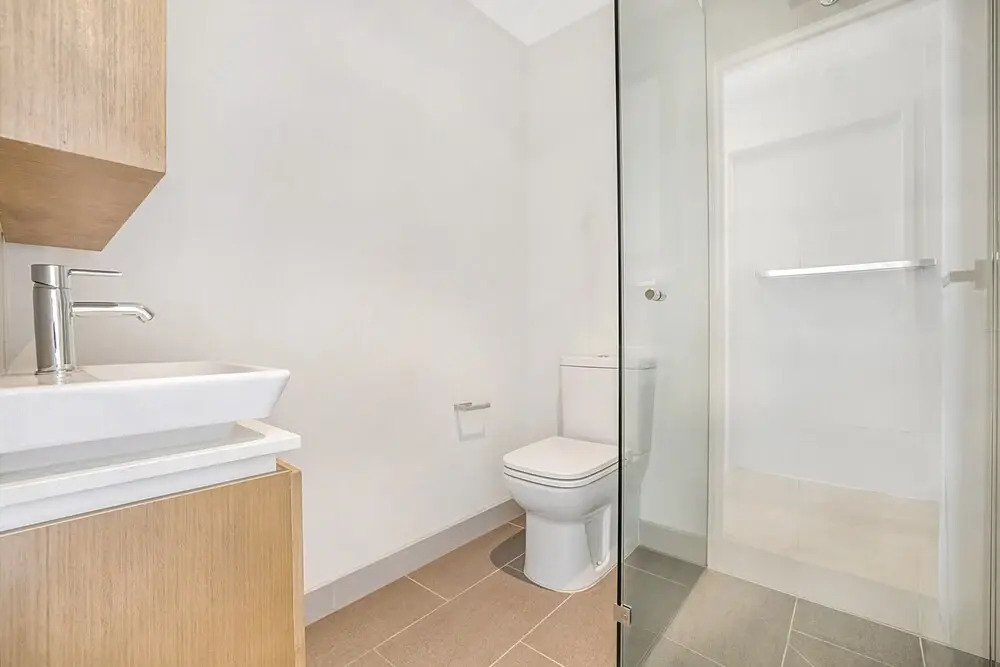 Comfy 2-bed Balcony Unit Near Chapel St