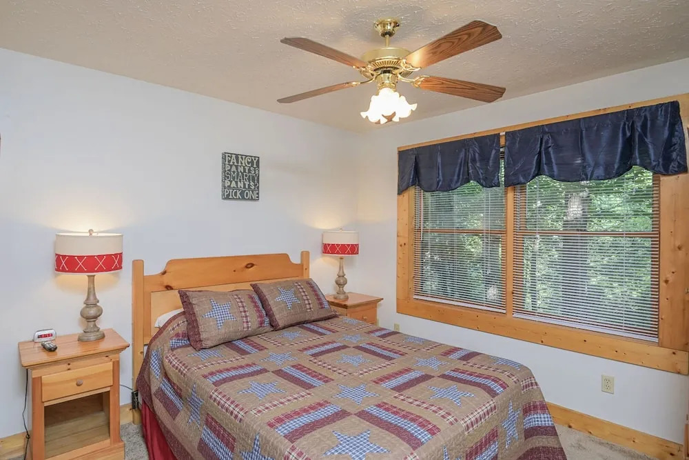 Pirates Cove by Heritage Cabin Rentals
