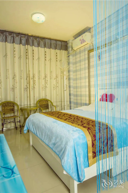 Chongqing Yelaixiang Hotel