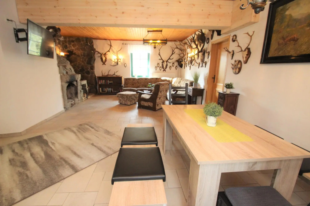 Semi detached house, Glave