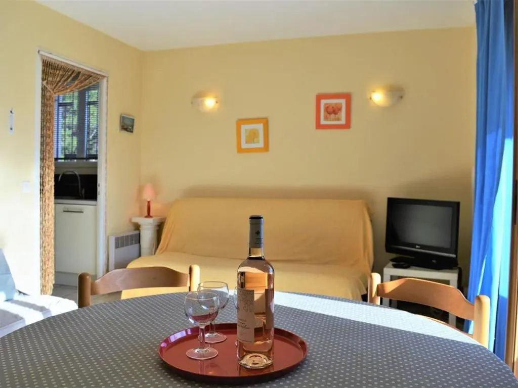 Appartement Le Lavandou, 2 pièces, 4 personnes - FR-1-251-282