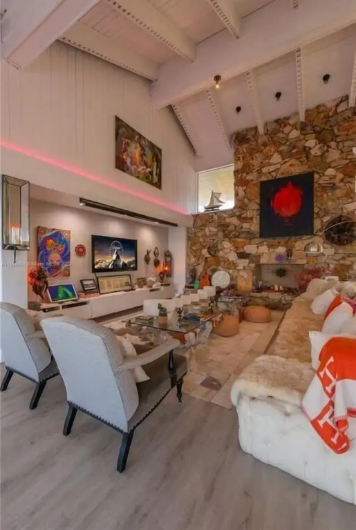 Villa Hashmi Luxury 5BD & 5BA Retreat on North Bay Island