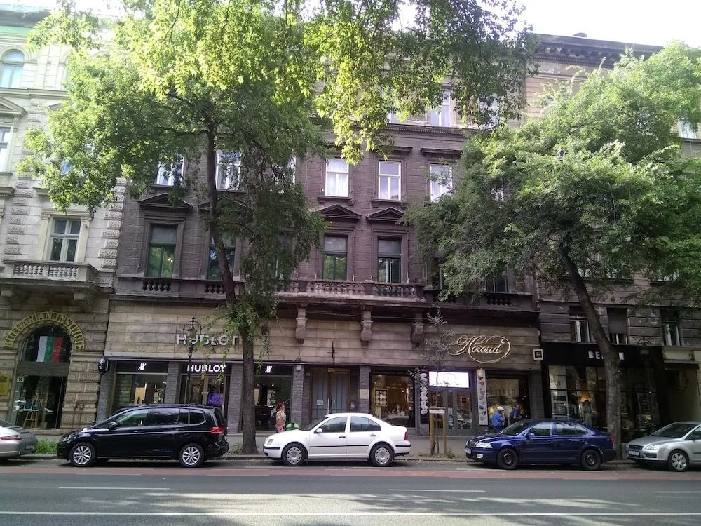 Opera Loft Apartments