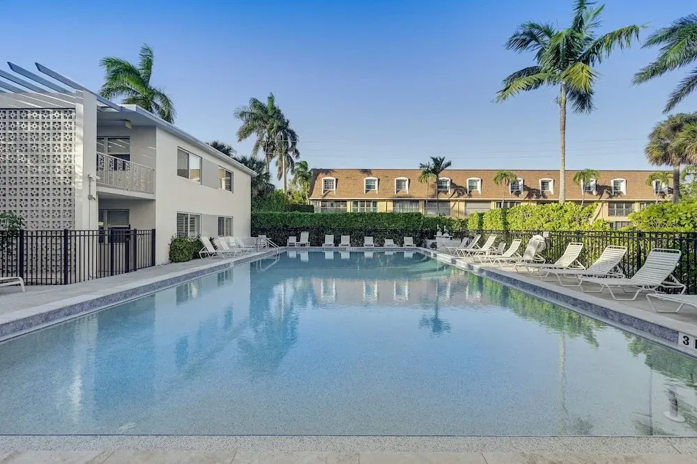 Sleek Coastal Abode: 1 Block to Naples Beach!