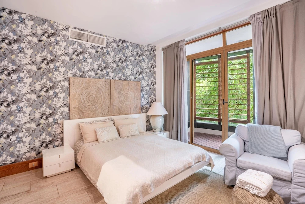 4BR Maid Included Golf Course View 8 Guest