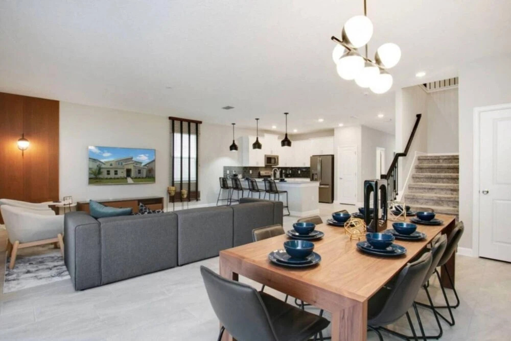 New Home at Storey Lake 8 Bedrooms and 5 Bathrooms