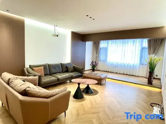 Xinian Homestay (Gucheng Xiaohuo Train)