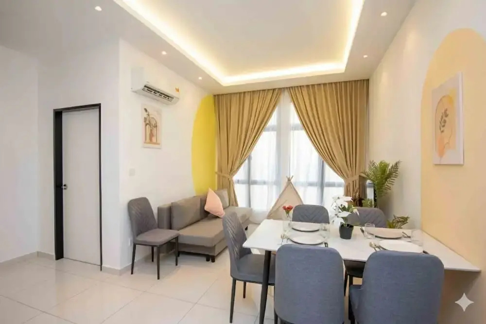 2BR Space Apt Near KSL CIQ JB