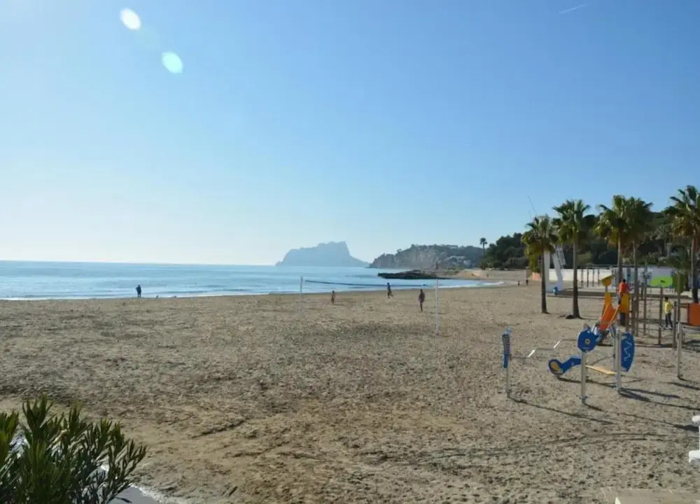 Villa with Sea Breeze Charm