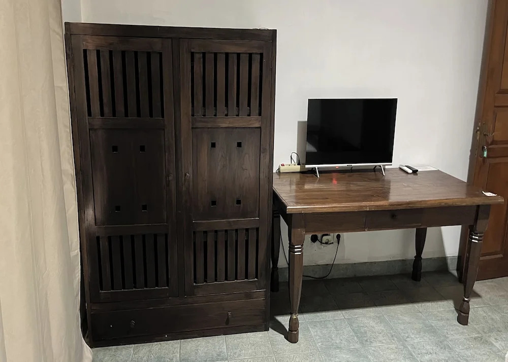 R Residence Jakarta