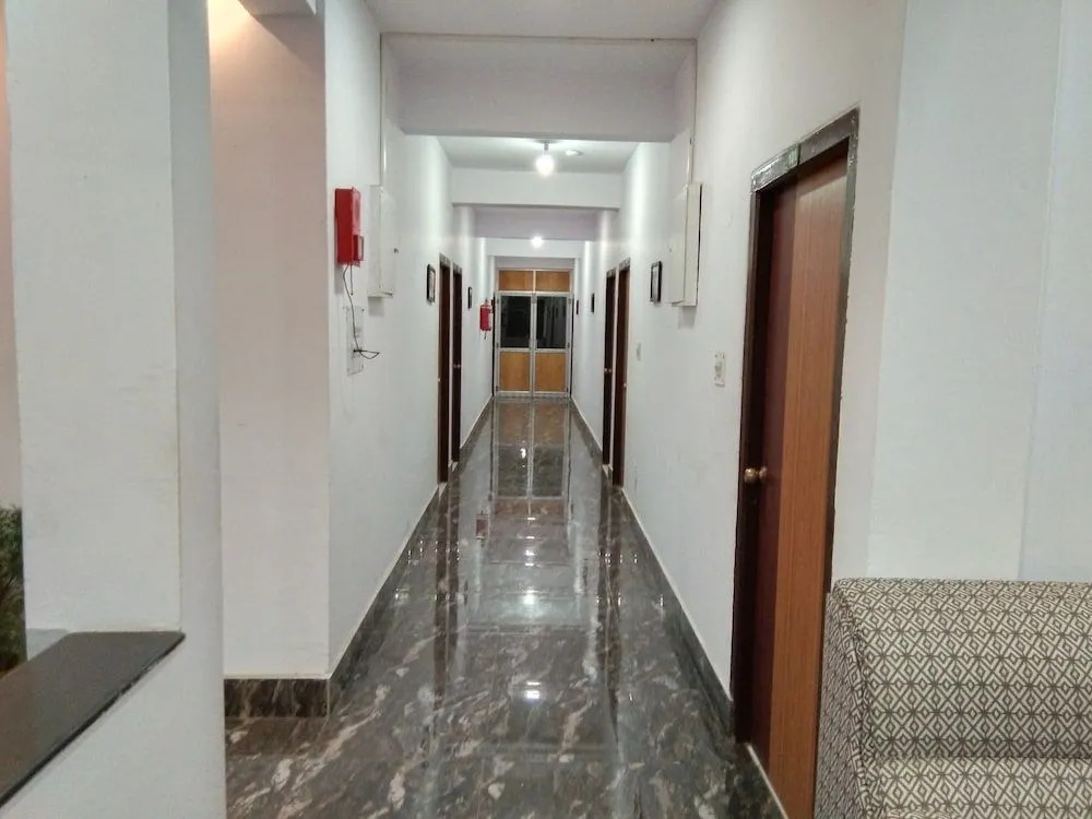 Hotel Hilltop International