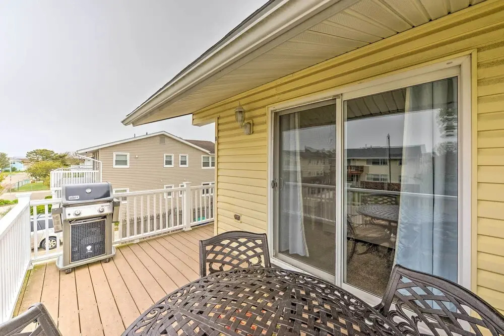 Brigantine Condo w/ Gas Grill - Walk to Beach!
