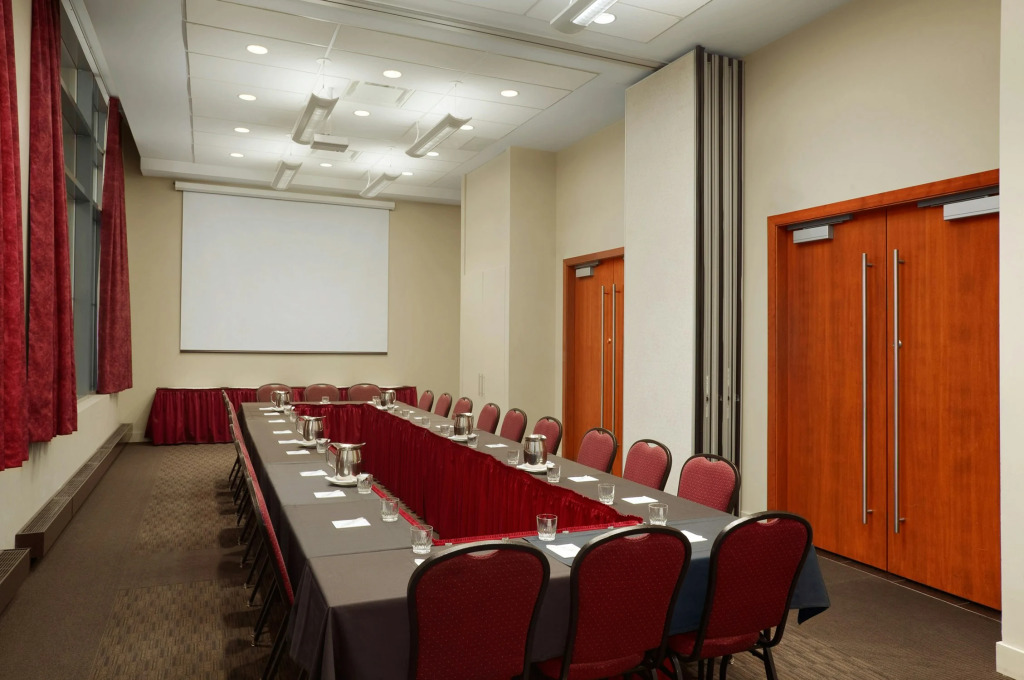 Embassy Suites by Hilton - Montreal