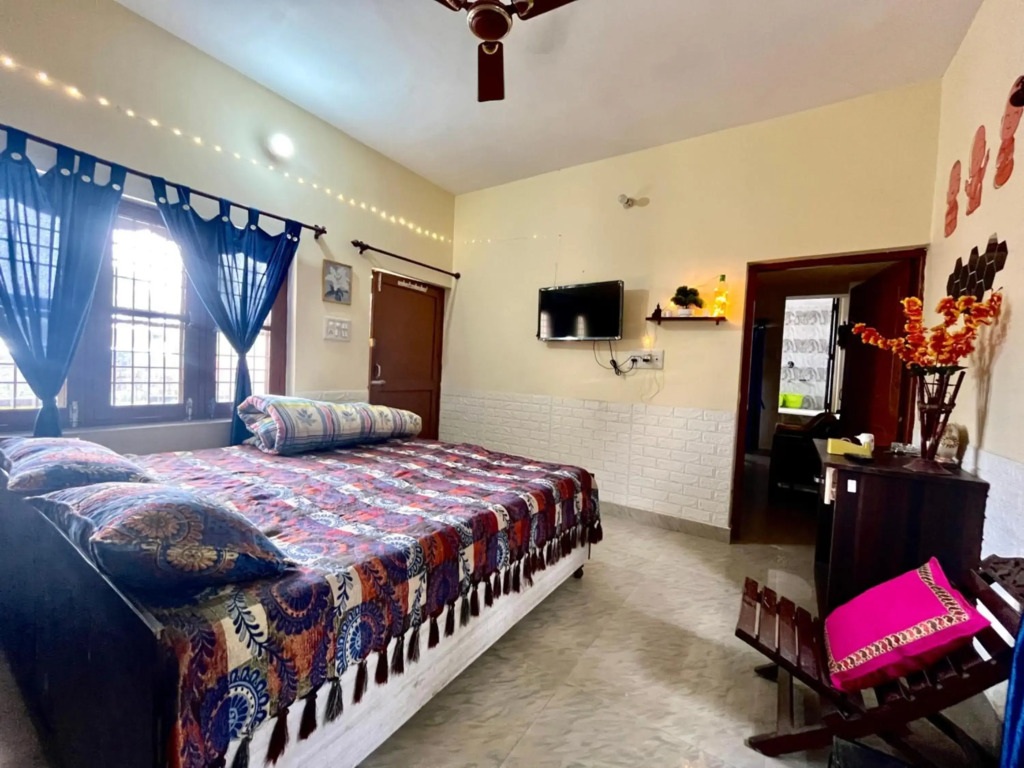 Cheerful 2 BHK Home With Free Parking & Nature View