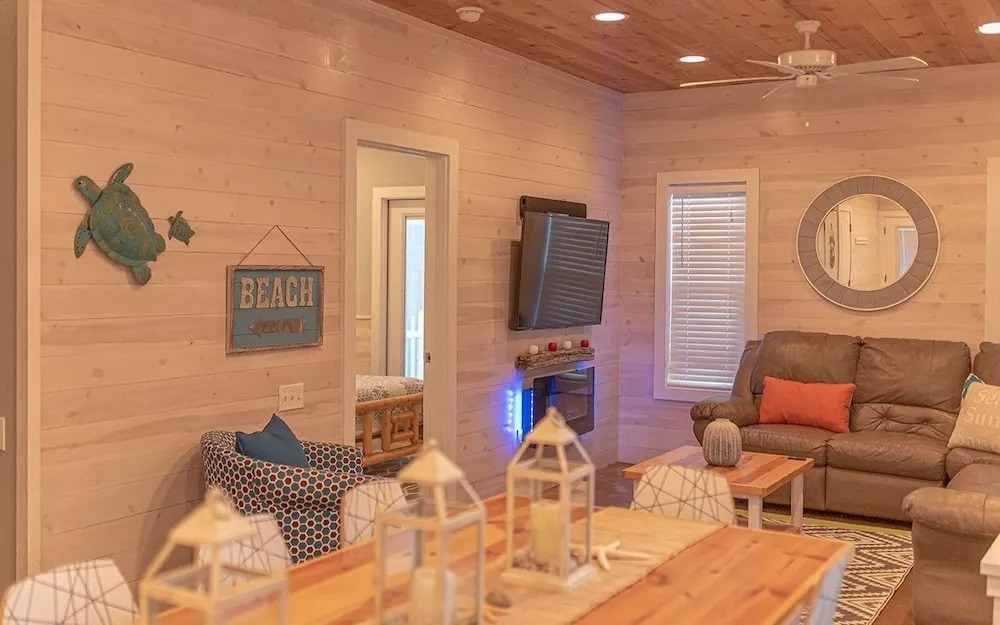 Beach Bear Lodge Unit 1 4 Bedrooms 3.5 Bathrooms Home
