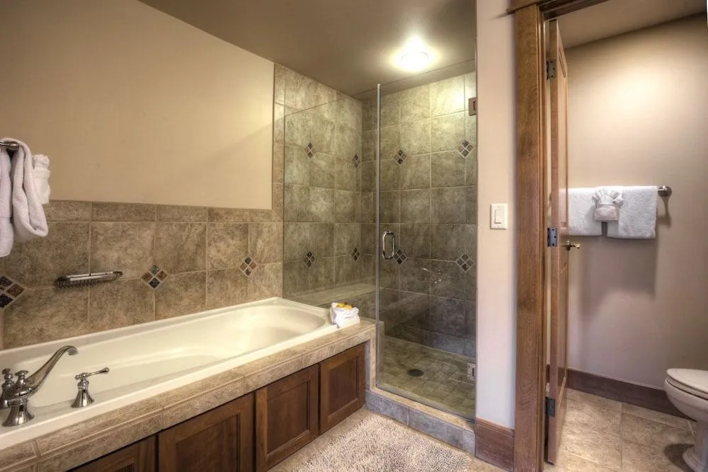 Lone Eagle #3021 - 2 Br Condo