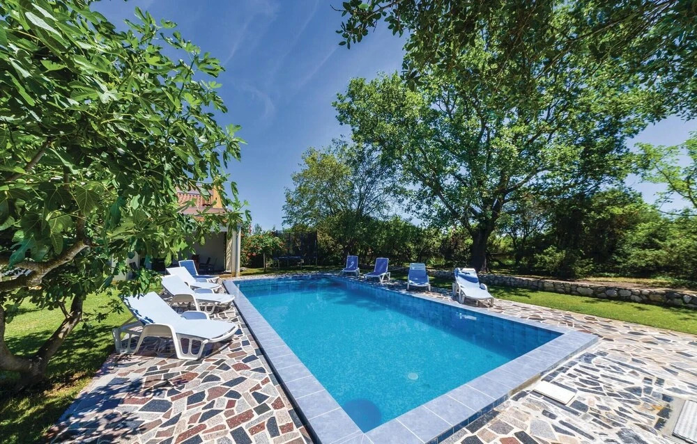 Gorgeous Home In Rastane Donje