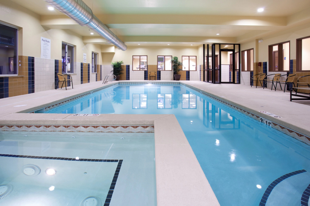 Holiday Inn Express Hotel & Suites LAMAR by IHG