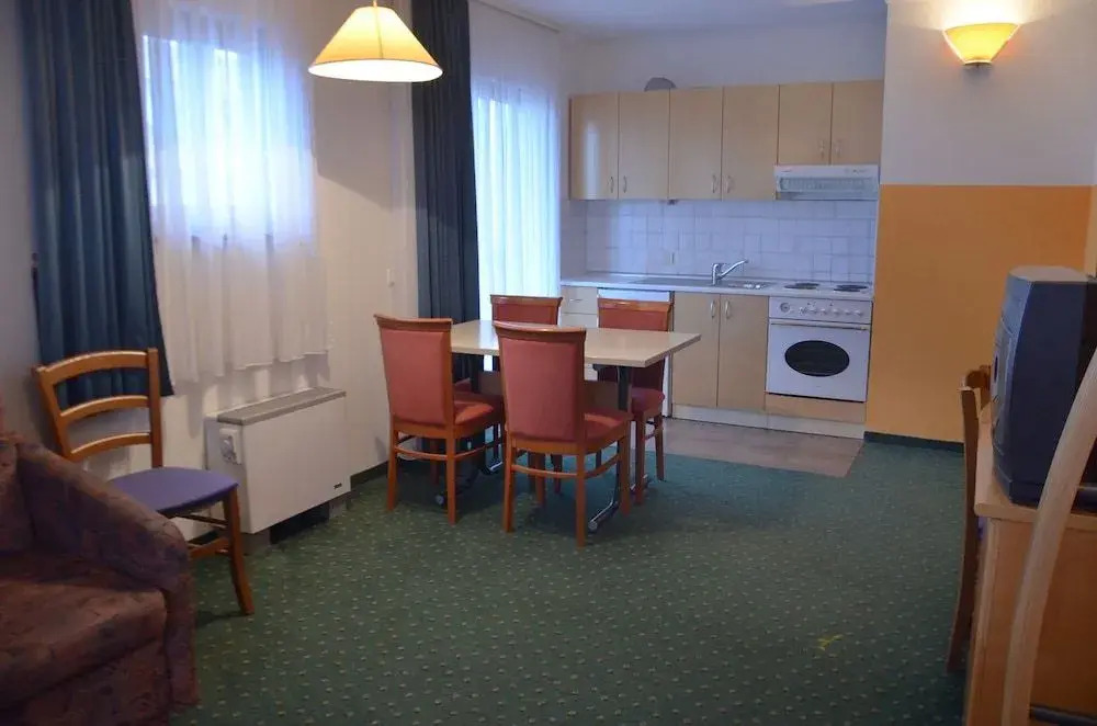 Garni Hotel Zvon