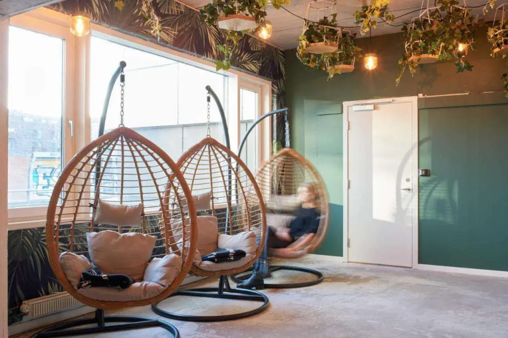 Urban Camper Hostel & Bar