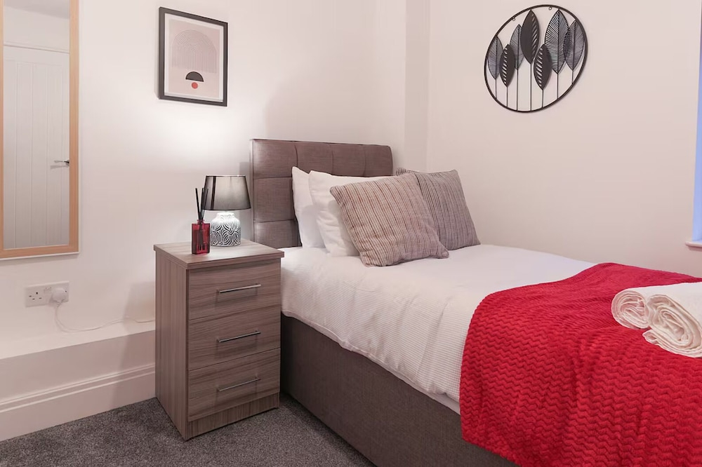 Prime Location 3BR with Garden