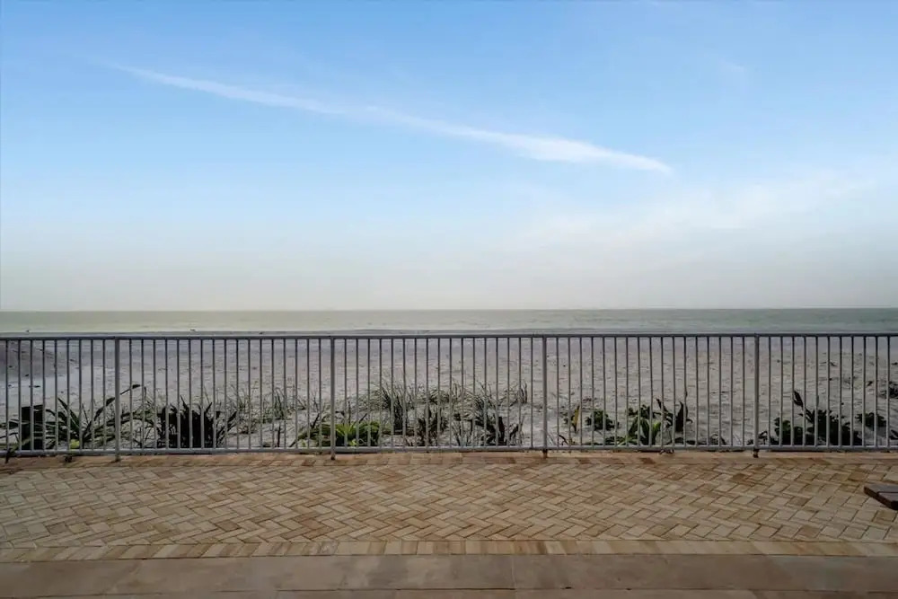 Stones Throw Beachfront Family Suite 3 Views